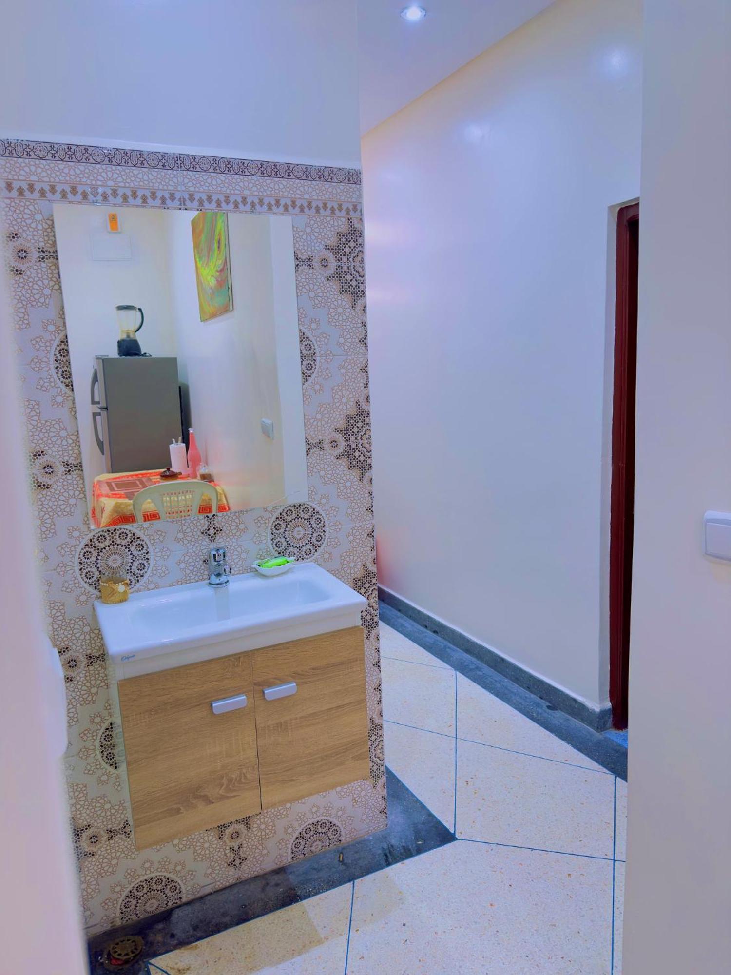 Quiet Central Home Near Beach - High Speed Wifi, Free Parking & Private Entry Agadir Exterior photo